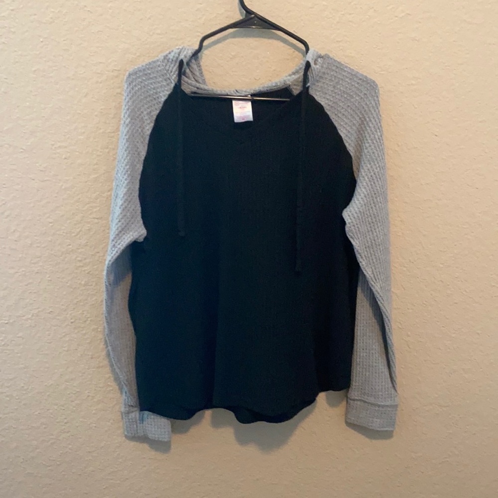 DONATED No Boundaries black and gray long sleeve
